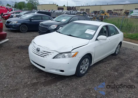 2007 Toyota Camry Ce/Le/Se/Xle z USA, uszkodzony, nr VIN 4T1BE46K87U585189